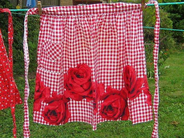 Vintage Roses Apron Red Rose & Gingham Retro Kitchen