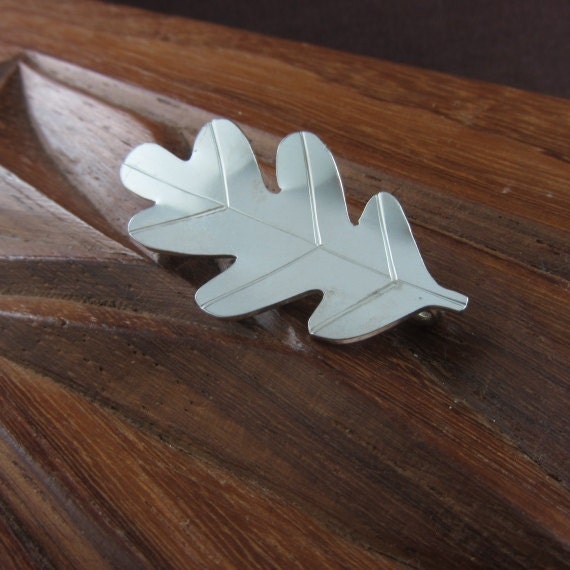 Large Silver Oak Leaf Hook Clasp