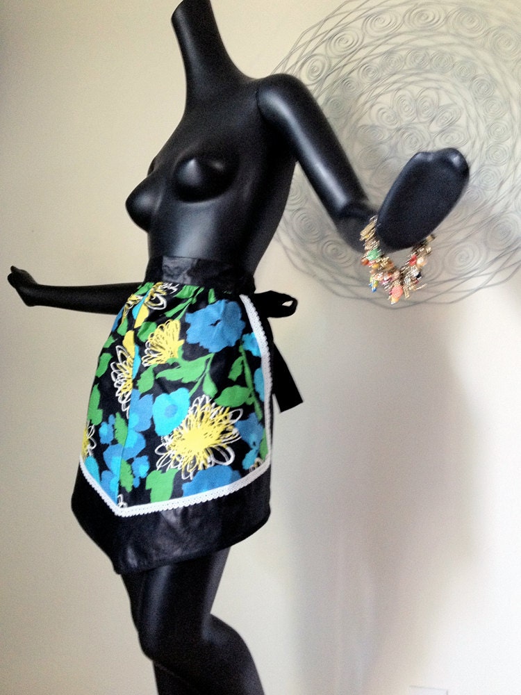 Mad Men MOD 60s Party Apron Blue Green Black MId Century Style Vera and Marimekko Style Fabric Print