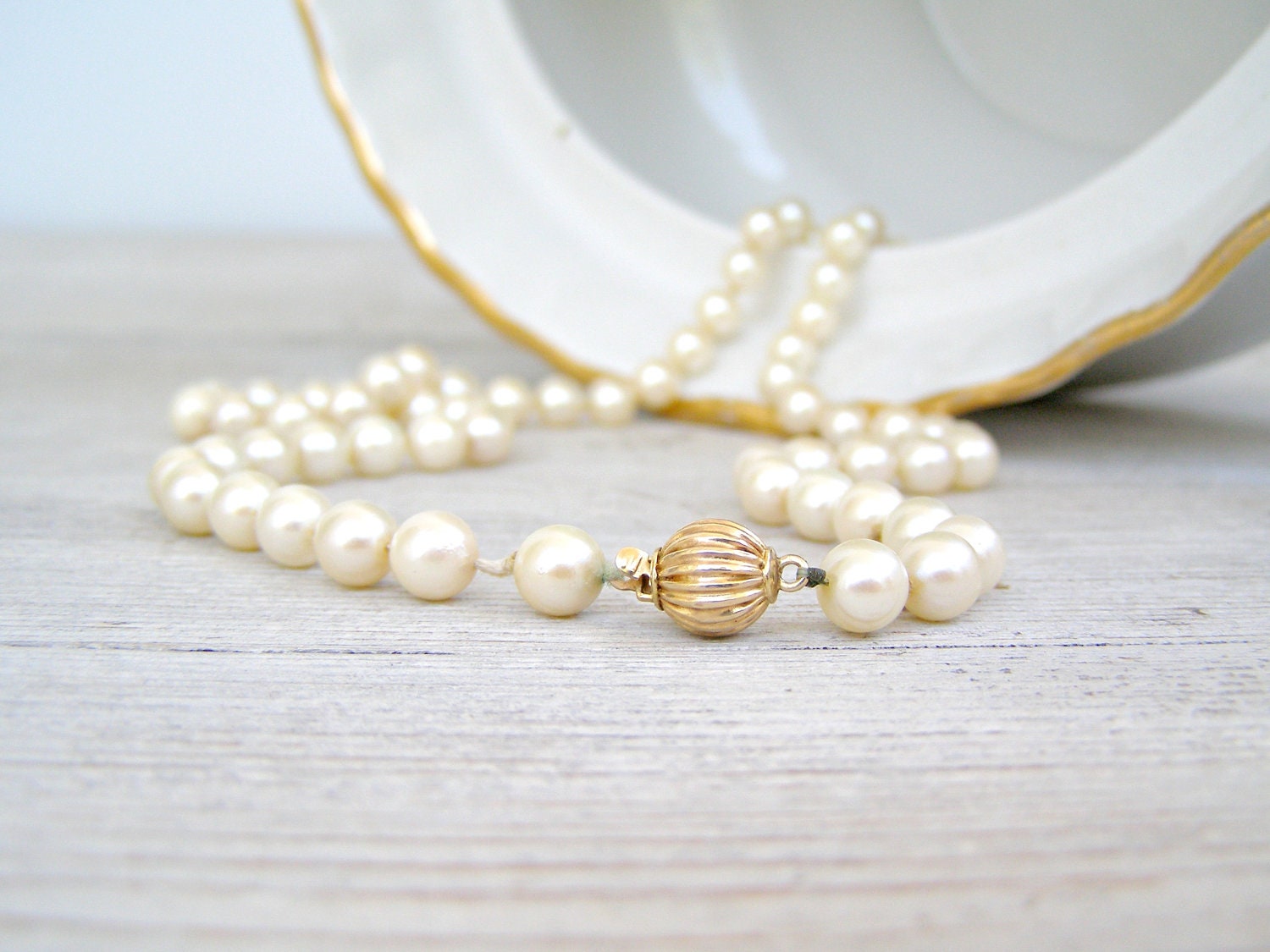 Retro Pearls Necklace, Mid century Cream shade pearls long Necklace, mad men fashion, mad men jewelry