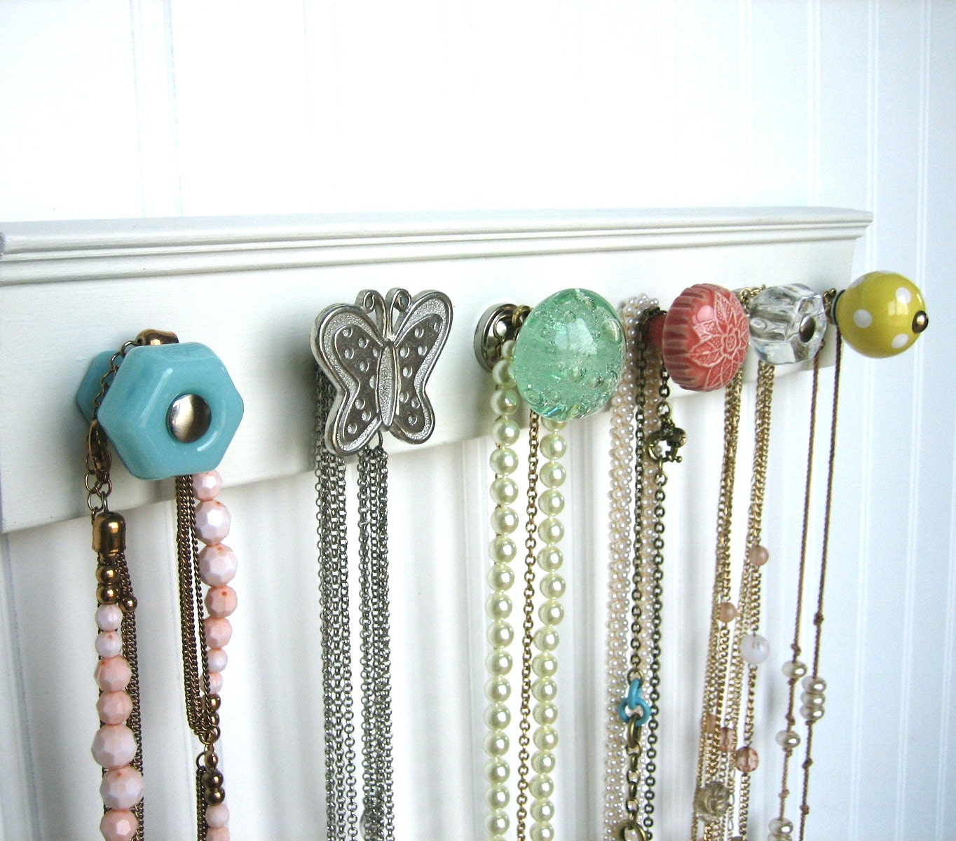 Necklace Display Jewelry Rack with Pastel Knobs