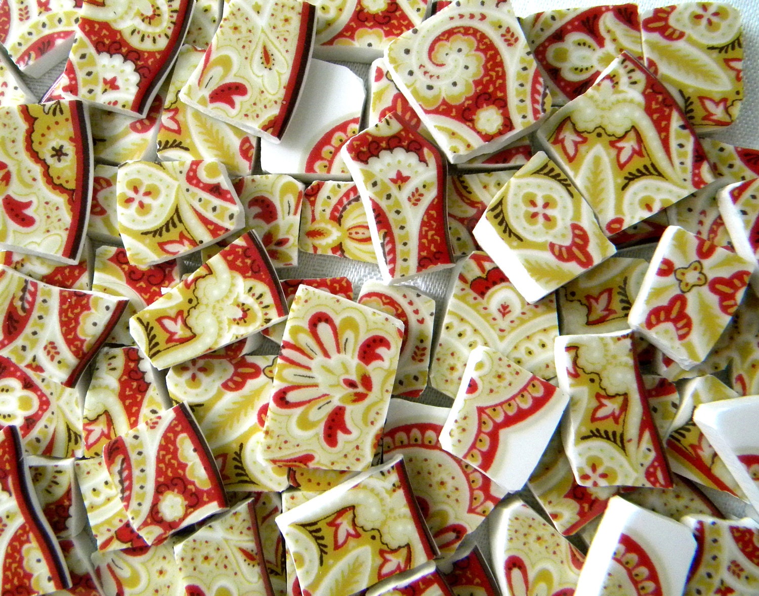 MOSAIC Tiles - Lyria Saffron PAISLEY Red and Gold - Broken China - 100 Tiles