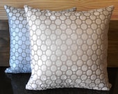 Geometric velvet decorative pillow in pearl