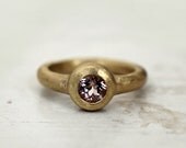 Big mamma morganite ring. Cocktail ring. 18k. Lucy.