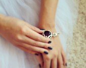 ONE UNIQUE  fashion organic leaf bold trendy gemstone bracelet  classic black stone silver frame  leather cord israel