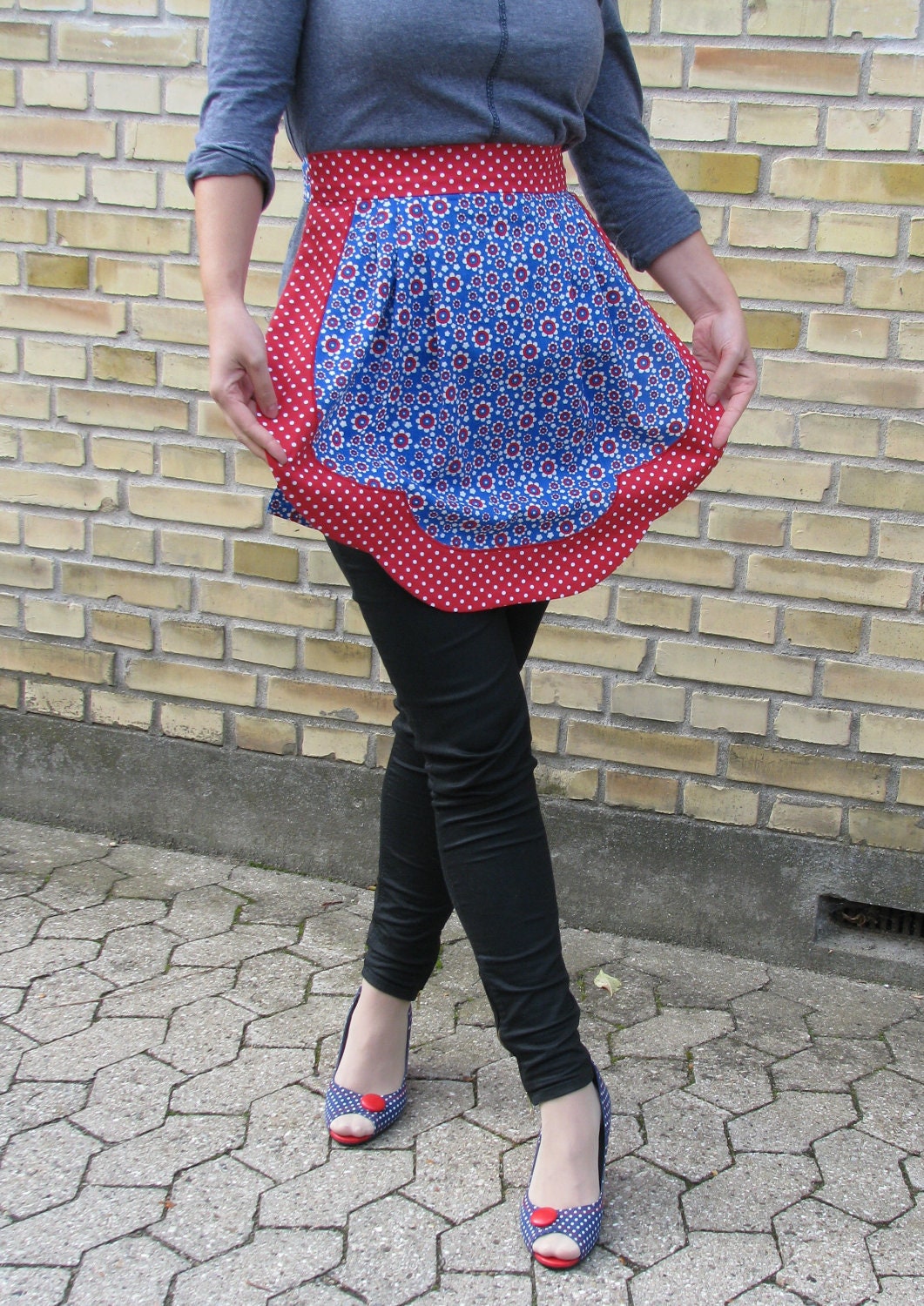 Red blue & white retro apron with flowers and polkadots - 1940s women's half apron scalloped edge