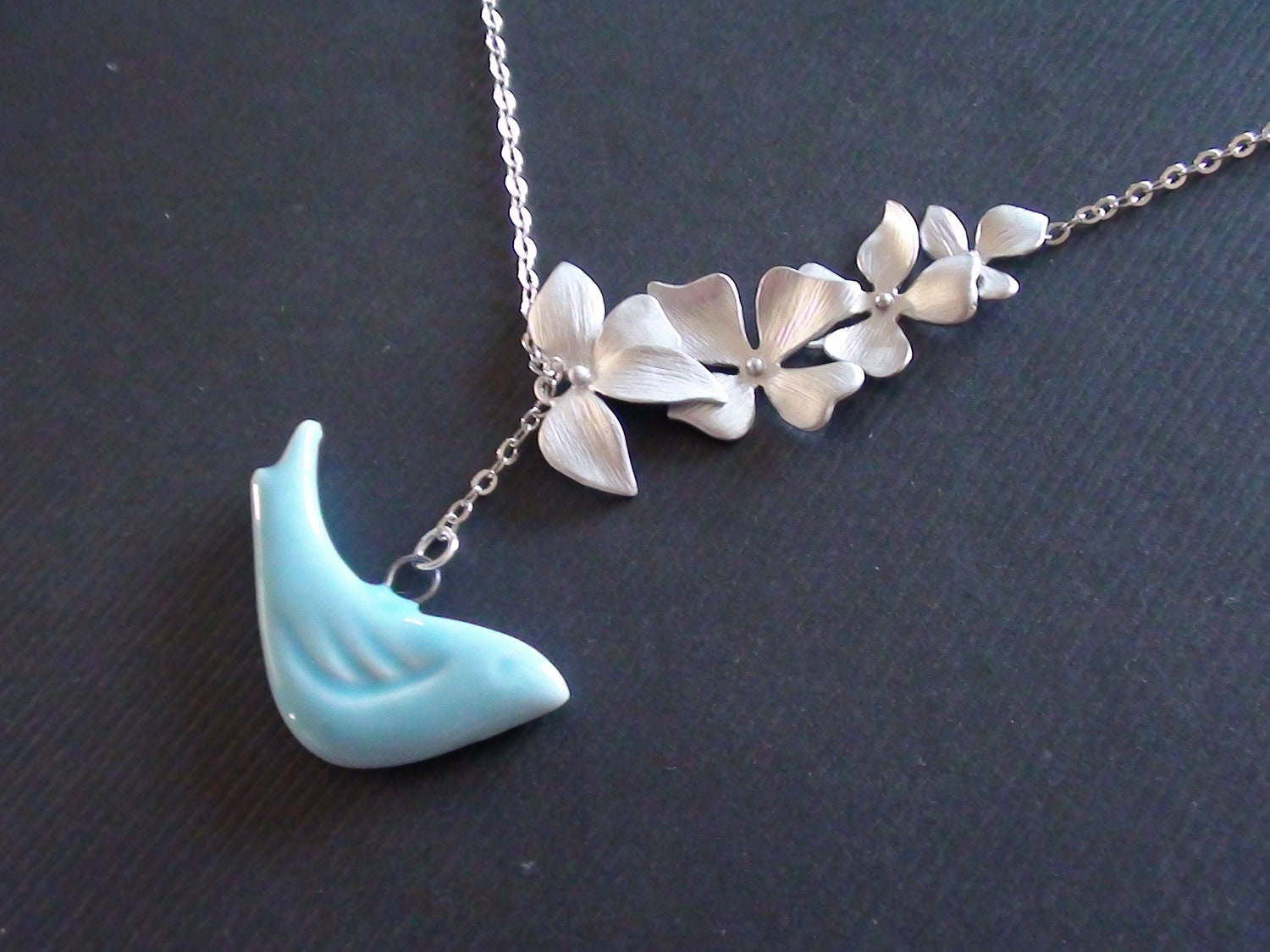Sale-Wild Orchid Flower Connector And Porcelain Blue Bird Pendant -16k White Gold Plated Lariat Necklace