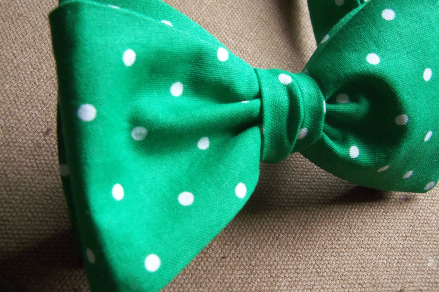 Greenline  - Mens/Boys Adjustable Self-Tie Bow Tie in Green and White Polka Dot