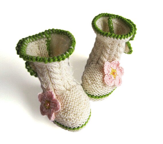 Knitted baby booties, cabled baby booties, winter baby booties / size 0-6M