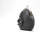 Coin purse - coin pouch - grey felted wool coin purse - Mothers day gift - made to order - AgnesFelt