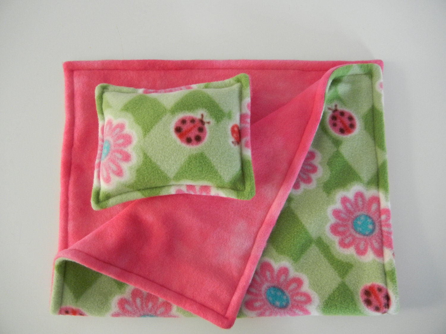 Shop by category Pink Throw Blankets: Add a touch of warmth to your bed with a craftily placed throw blanket.