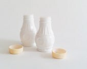 Milk Glass Salt and Pepper Shakers  Eagle Motif