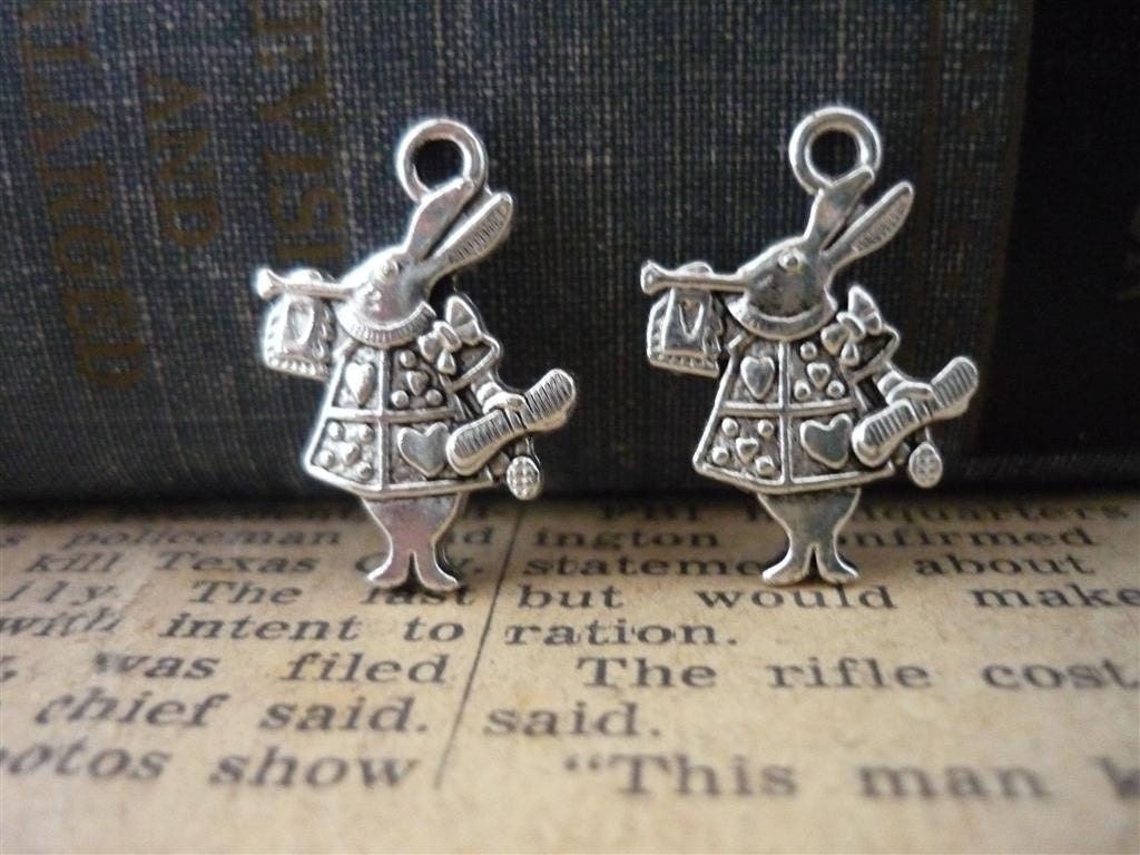10pcs Antique Silver Bunny Rabbit Alice in Wonderland 20mm Charms (BC699)