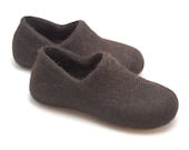 Felted organic wool clogs black-brown - eco friendly dark unisex slippers - handmade felt wool house shoes