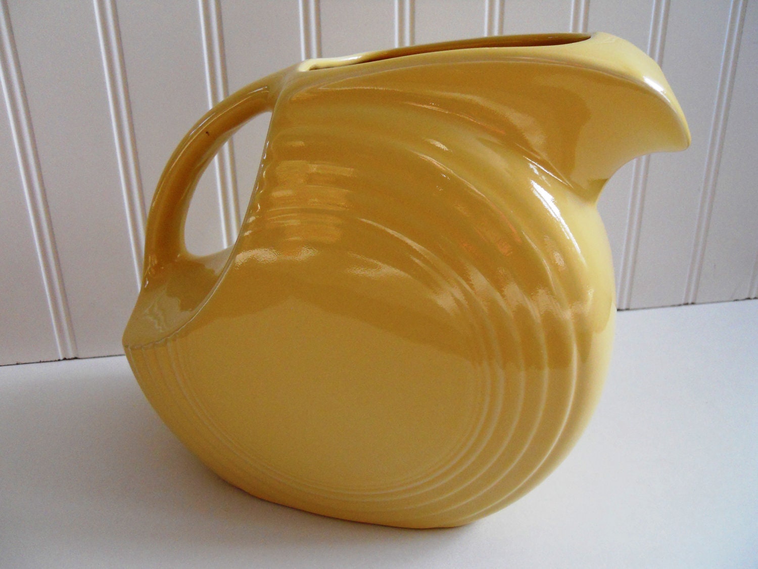 Retro Fiesta Pitcher. Sunny Yellow.