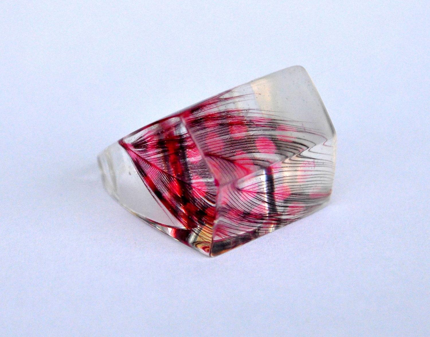 Feather Resin Ring. Resin Jewelry. Limited Edition. Red. Size 16 mm 6 USA. Statement Ring.