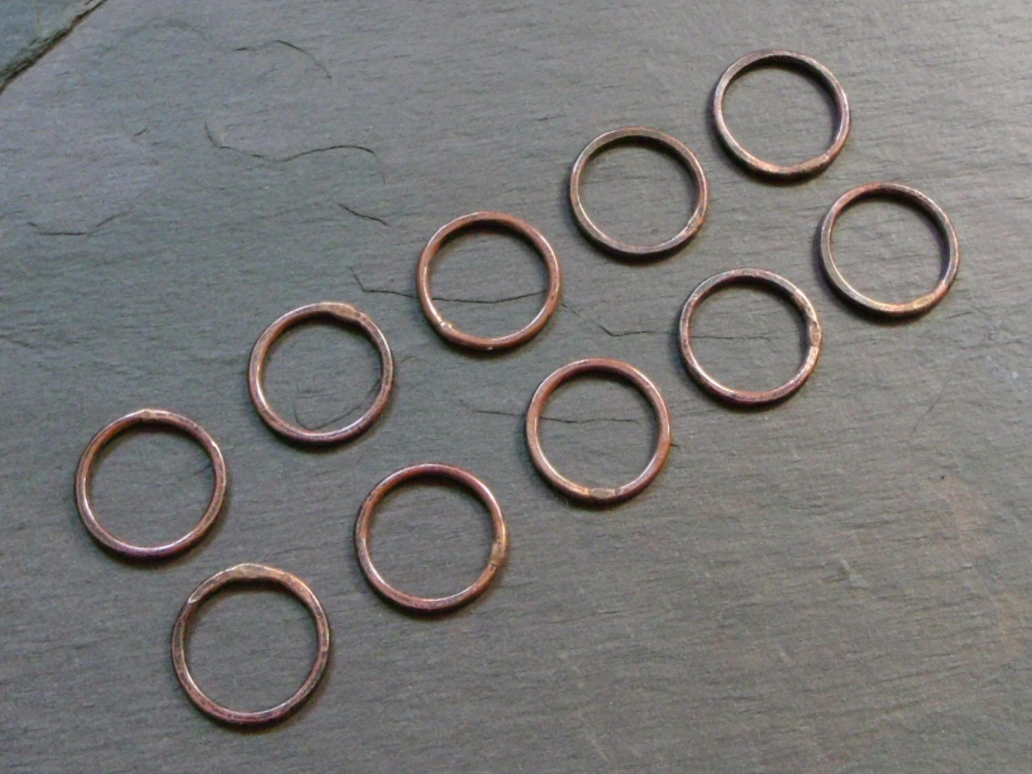 pkg of (10) - 15mm Flat Hammered Circle Links in 16 gauge Copper
