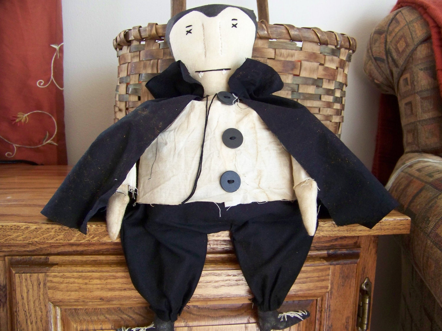 Prim Grungy Dracula Doll
