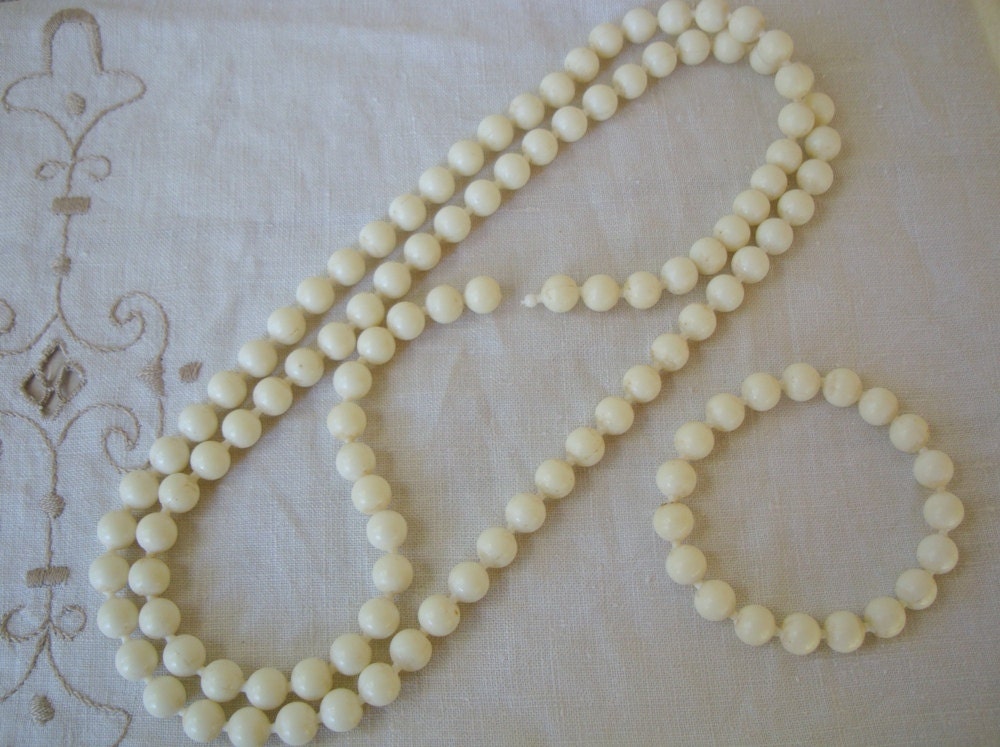 Mid Century Ivory POP BEADS: Vintage Necklace & Bracelet Combo