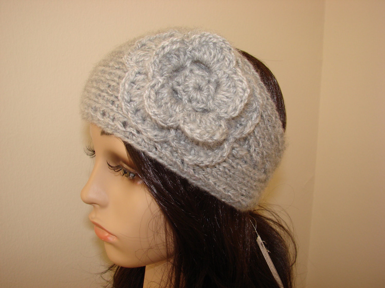 Woman girl knit headband with crocheted flower handmaded light grey silver heather ski acrylic soft