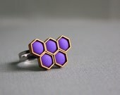 Lilac hexagonal ring - Romantic honey comb on an adjustable ring base