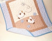 Sheep Crib Quilt, Sweet Lambie Nursery Bedding, Appliqued  Baby Blanket, Child Decor het
