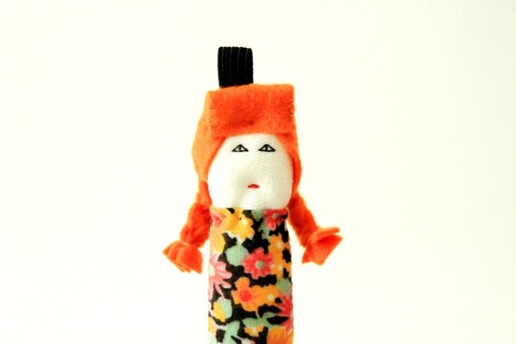 Custom ooak fabric keychain miniature doll Beltrana by Fulana, Beltrana e Sicrana