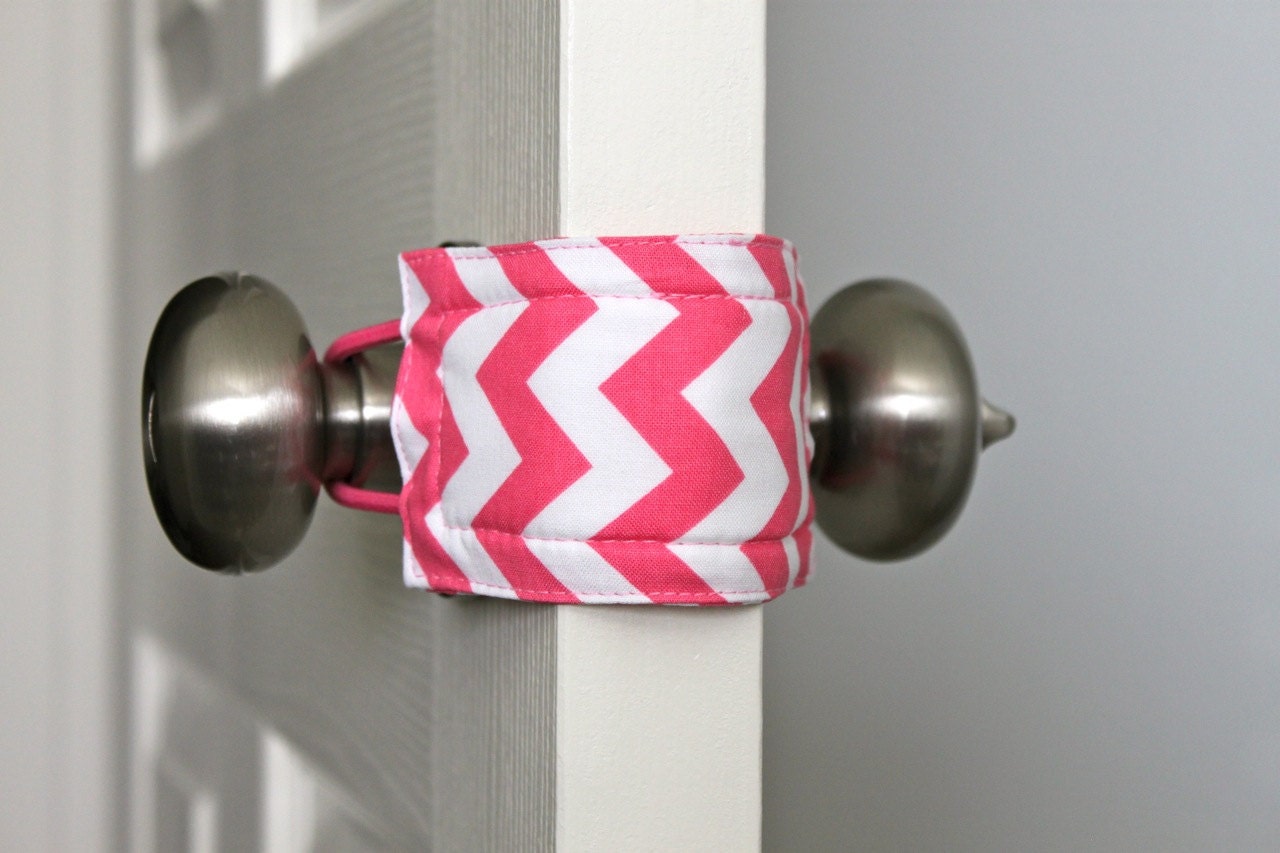 Latchy Catchy in Pink Chevron & Dots - Reversible (Patents Pending)