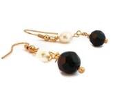 Black & White Mothers Day Earring, Classic Pearl Bridal Earrings, Elegant Wedding Dangle