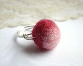 Felted Wool Ring Wire Wrapped Cocktail Ring Silver plated Ring Modern Jewellery Textile Jewelry.