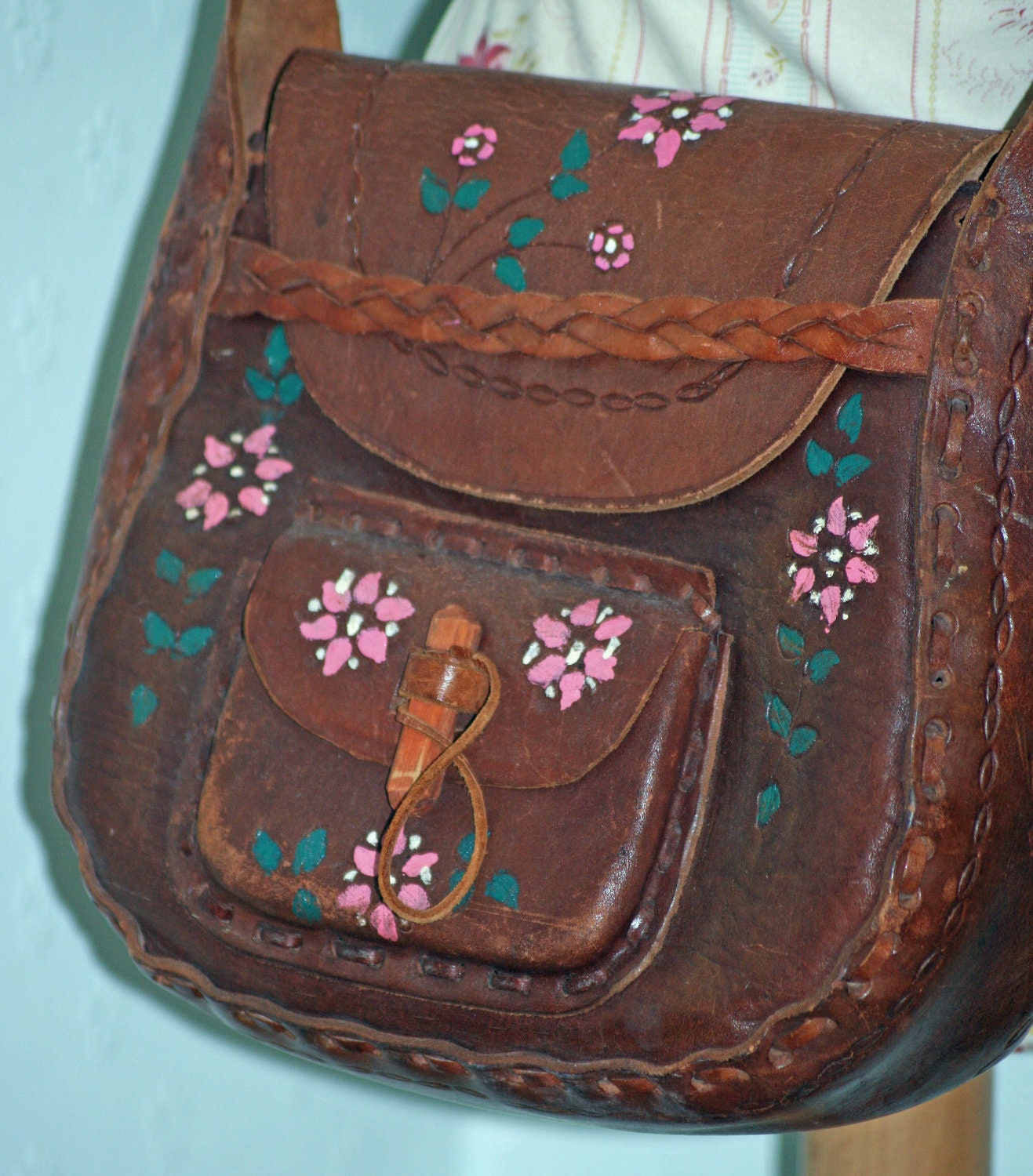 Vintage Retro Boho Chic 1970s Hand Painted Leather Bag/ Satchel