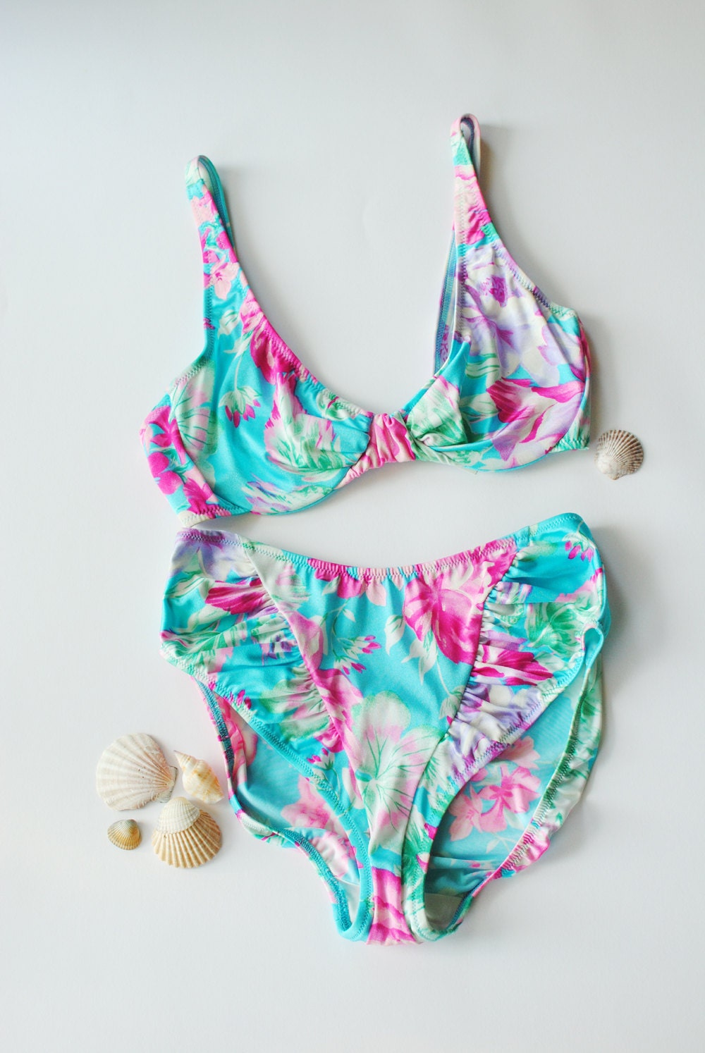Floral Bikini  // Underwire Bikini set // Floral Swimsuit // Vintage Swimwear // Size 40 C Cup
