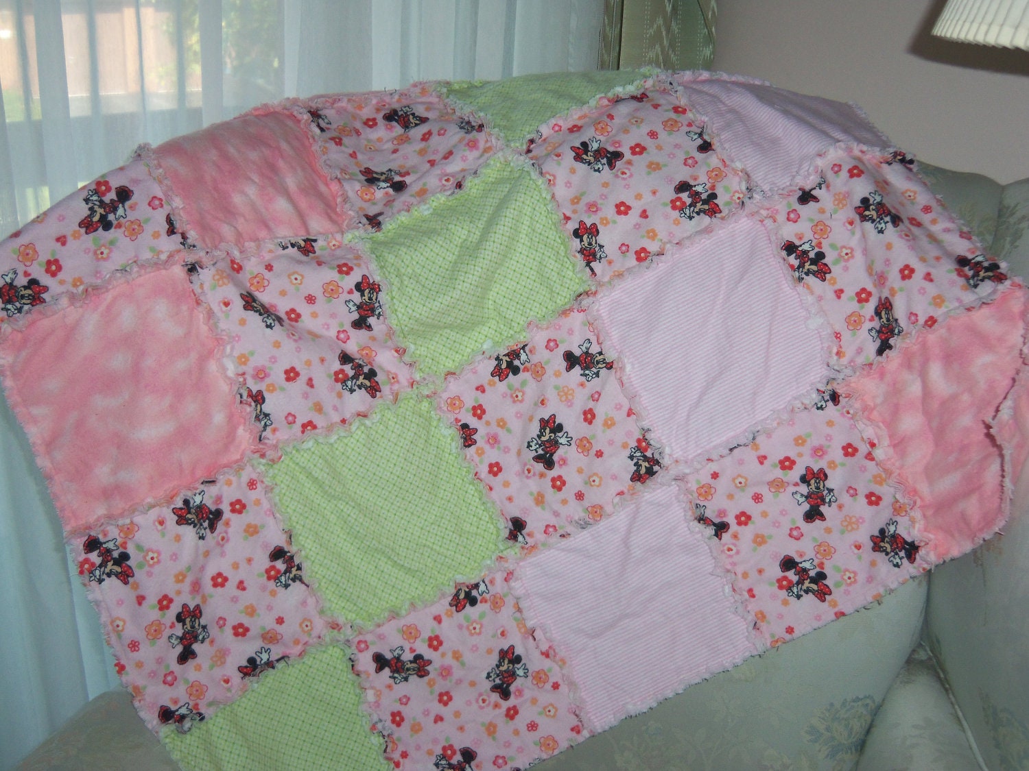 Minnie Mouse Rag Quilt