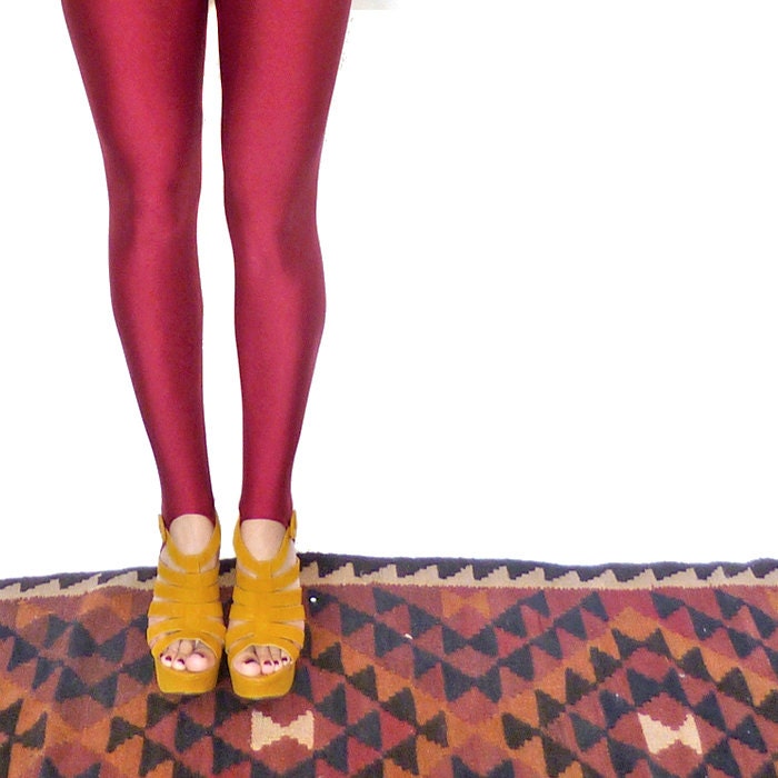 HOLA VINTAGE 80s Lycra Stirrup Legging - Glam Maroon Burgundy Lycra Tights - 80s Gym Stirrup Leggings - Size Small - Medium