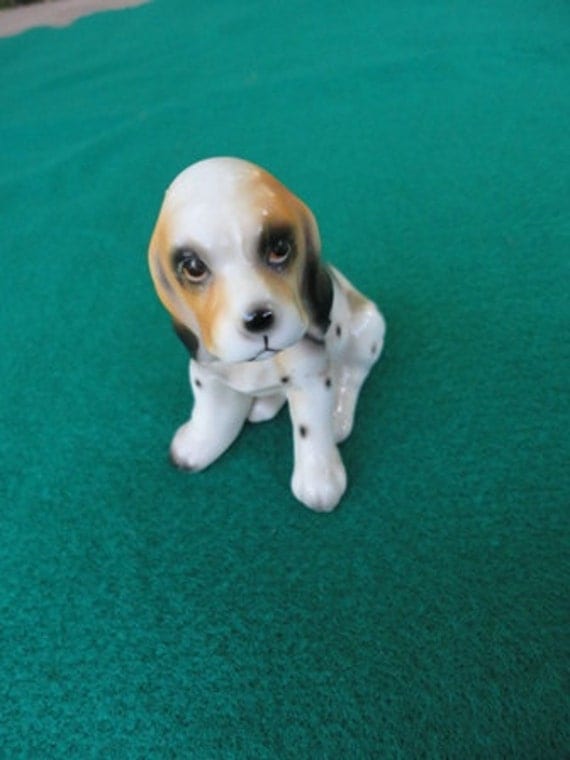 Vintage Small Beagle Puppy Sitting Not Looking Happy Porcelain Numbered 1157