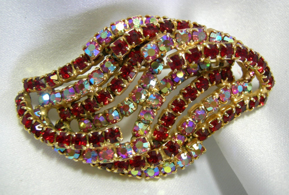 Multi Color Red Stone and Aurora Borealis Gold Tone Brooch Pin - Signed KRAMER - Vintage 1943- 1980