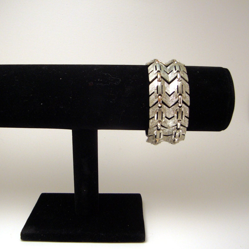 Vintage 1940s Bracelet // Art Deco Style Bracelet // Lisner Jewelry