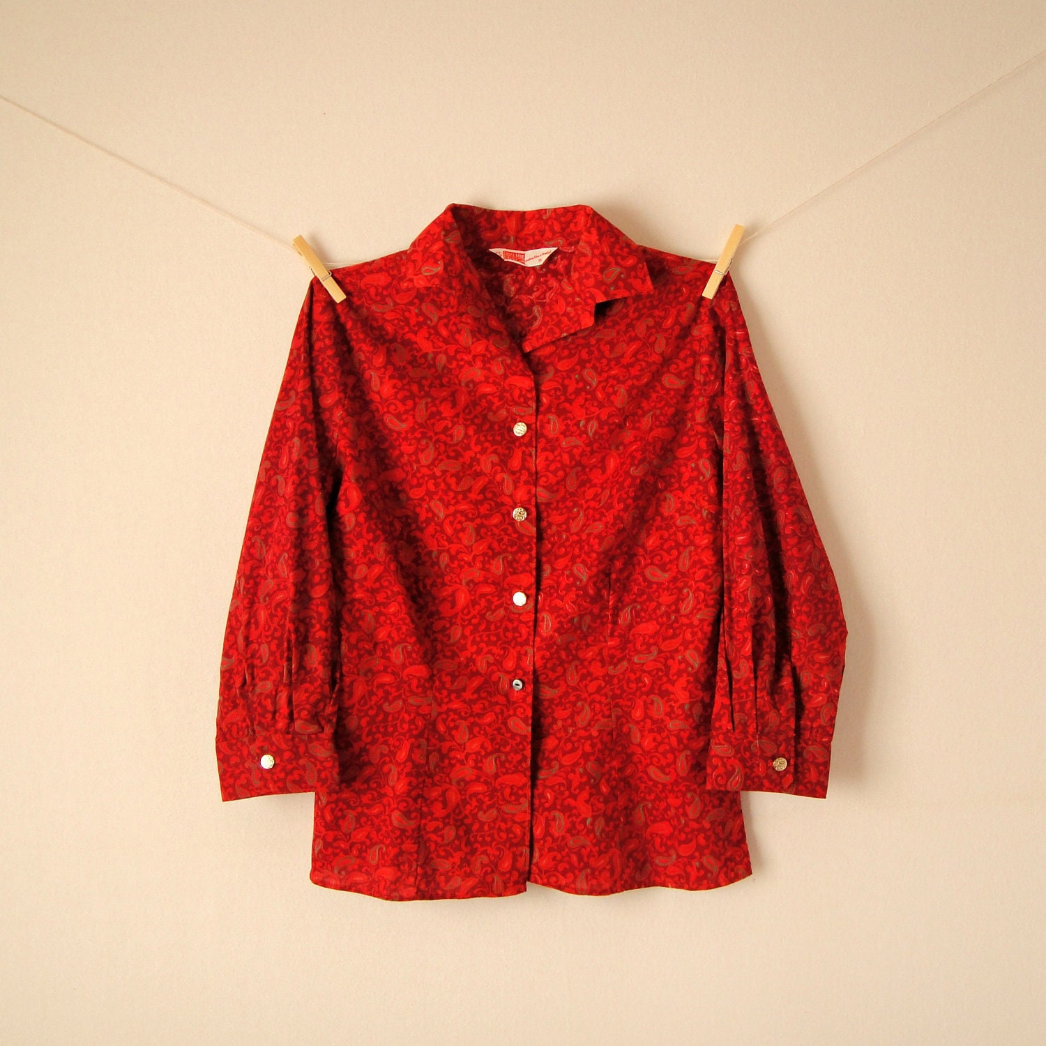 Vintage. 50's Ruby Red Paisley Button Up Blouse. Shirt. Collar. 3/4 Sleeves. Tailored. Gold Buttons. Retro. Classic. Festive. Small Medium