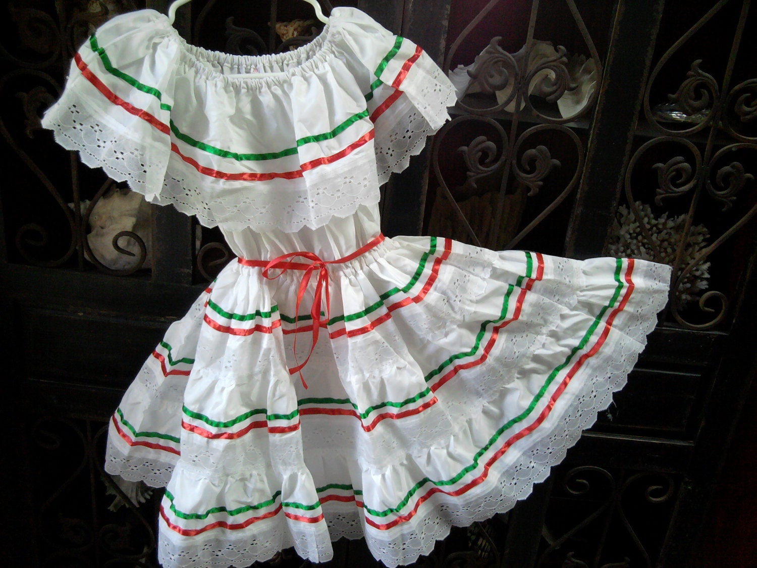 mexican folkloric dress