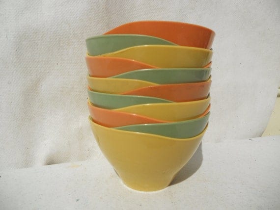 12 Retro Bowls...Green, Yellow, Coral