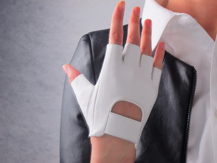 Real Leather Fingerless Short Gloves - White Lambskin Unlined Bicycle Driving Gloves - Sheepskin  - Women - Handmade