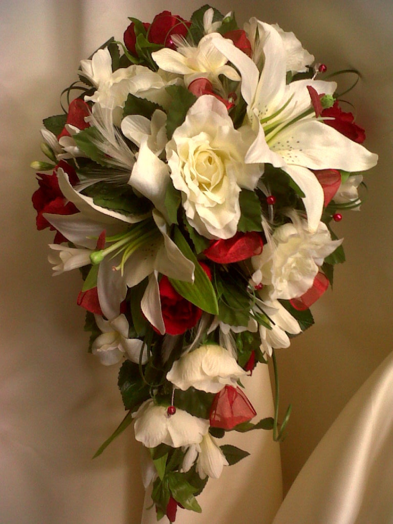 wedding flowers made from feathers