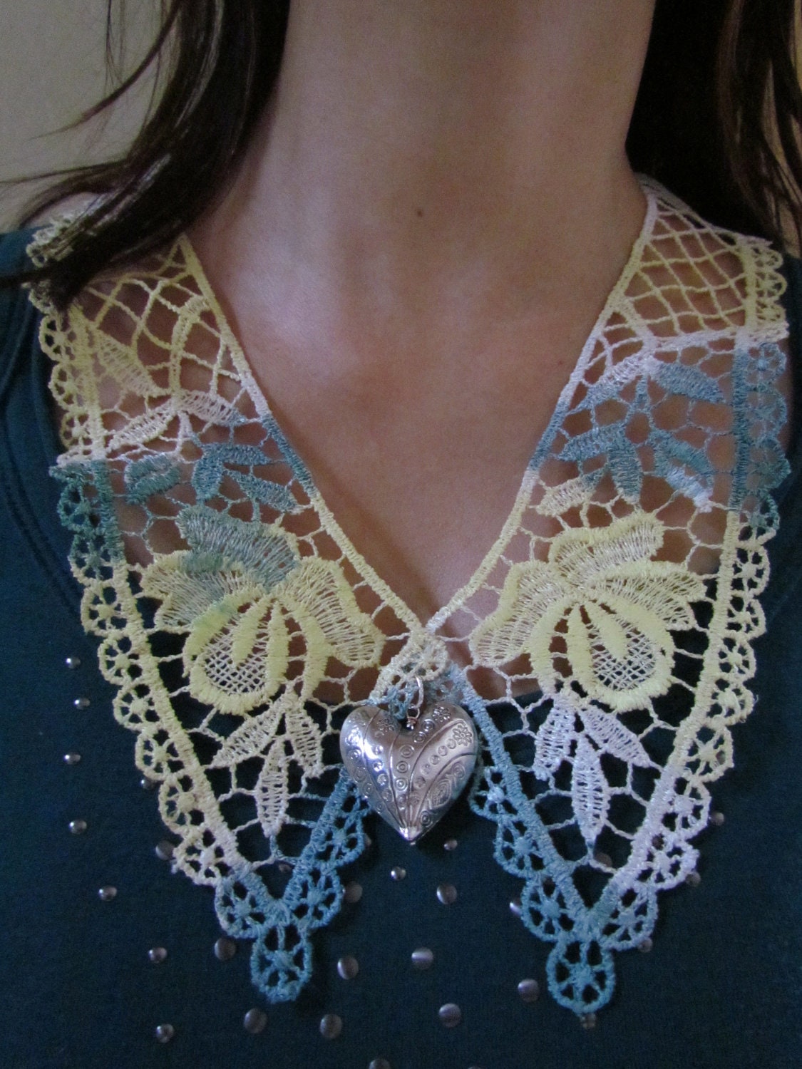 Lace collar necklace dyed in yellow and blue with silver plated heart - Sybil
