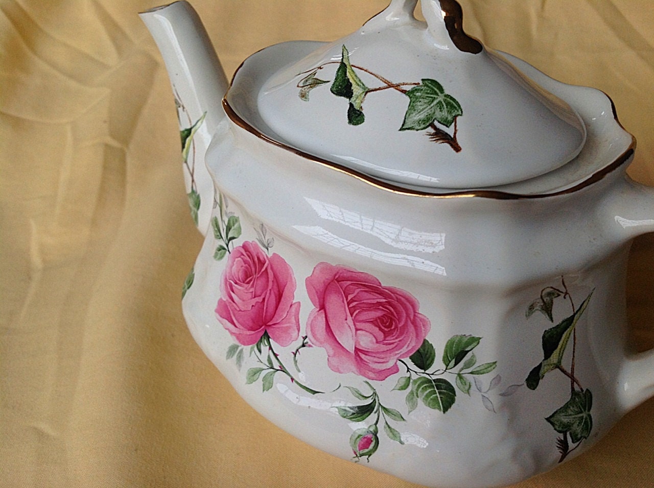 Vintage Arthur Wood Son 6426 TEAPOT Staffordshire England