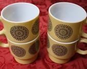 REDUCED Set of 4 Retro Stackable Mugs Gold & Black