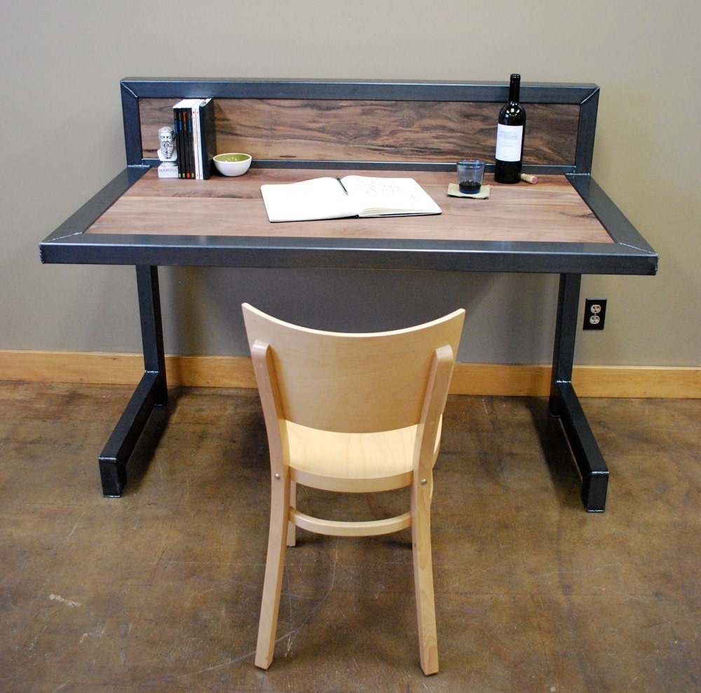 Kraftig Desk