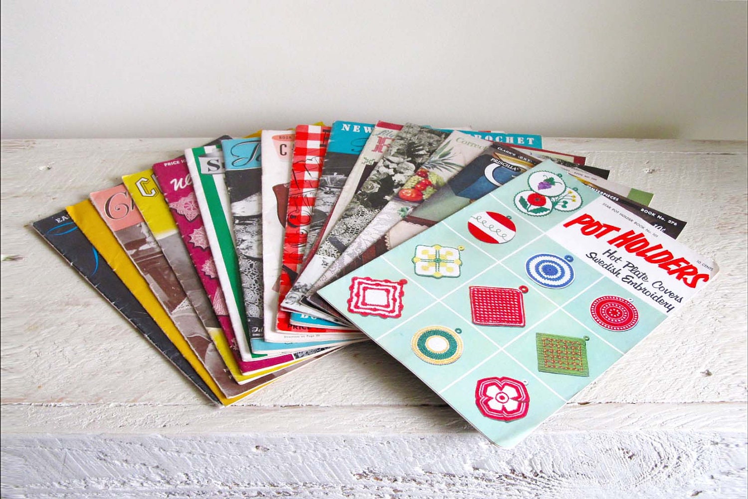 Assortment of 15 Vintage Crochet Booklets - Pot Holders, Chair Sets and Tablecloths 1930s-1950s