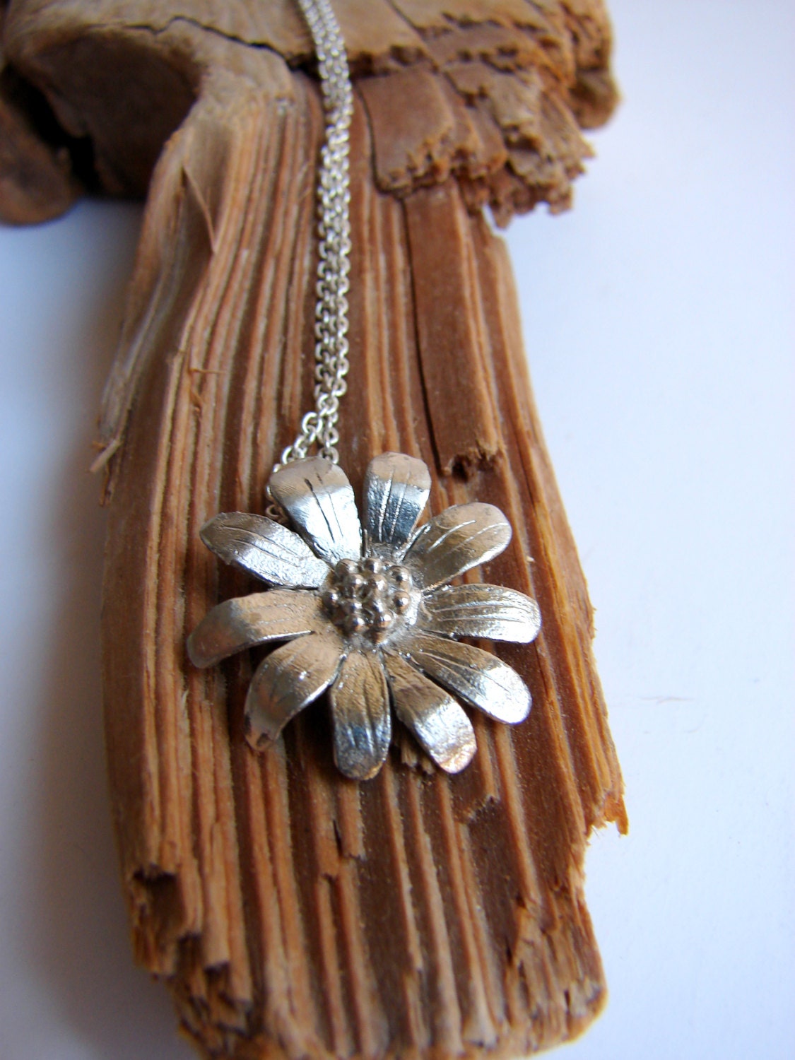 Daisy necklaces,Jewelry necklaces,flower pendant necklaces, floral Necklace, Bridal