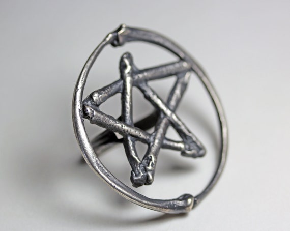 lily dale pentacle ring. sterling silver.