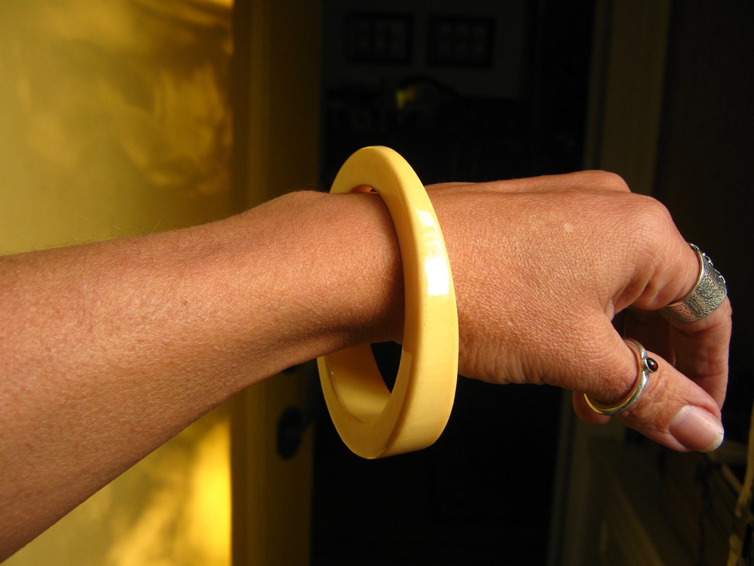 Rare Asymmetrical Bakelite Bangle Bracelet Cream Creamed Corn Yellow Skinny & Thick
